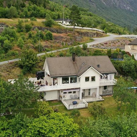 Rake Appartement Loen Buitenkant foto