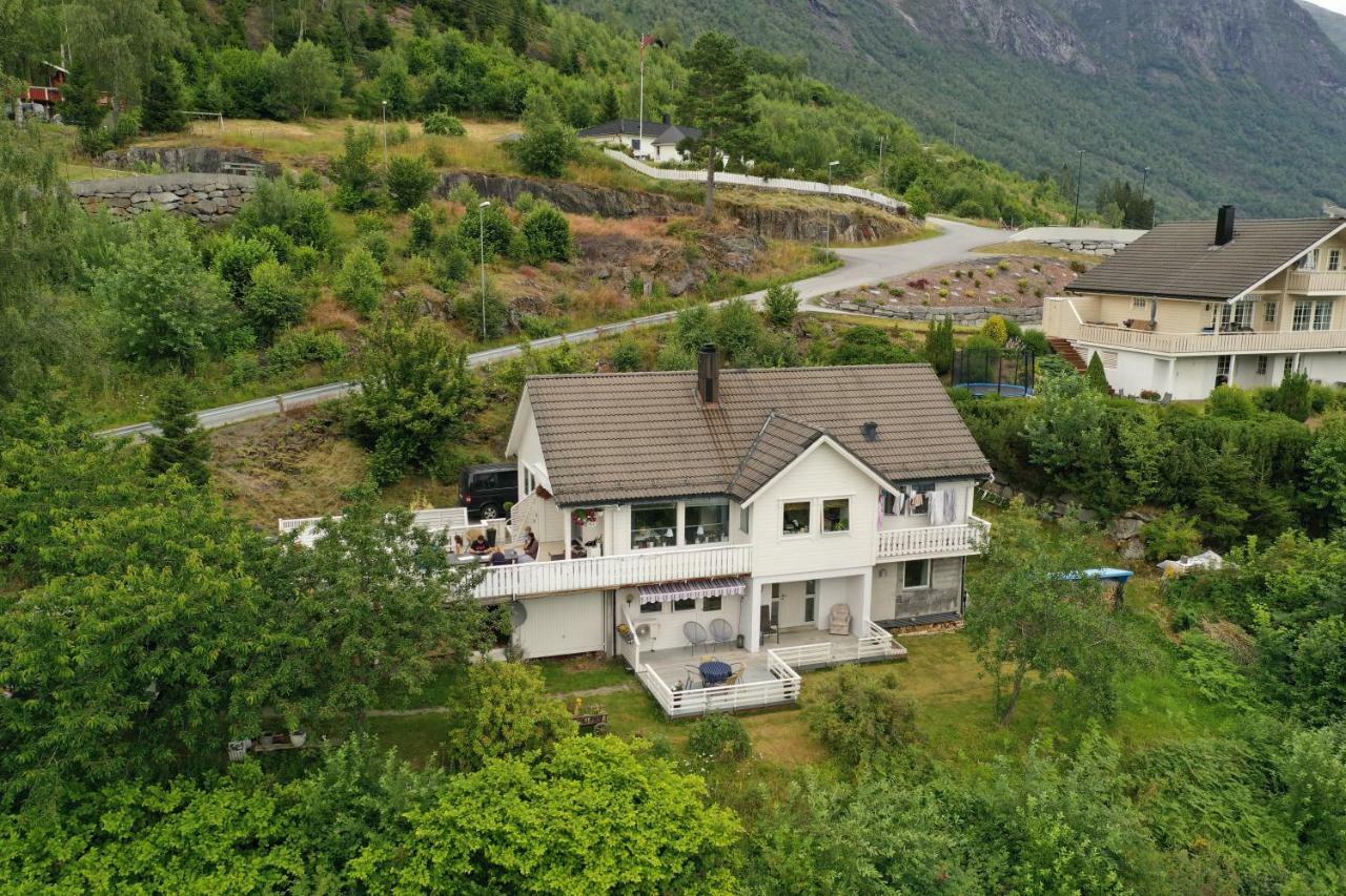 Rake Appartement Loen Buitenkant foto